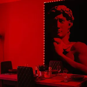  Apartment Roman Penthouse- City Skyline Views, 4k Tvs, 5g Wifi And More!